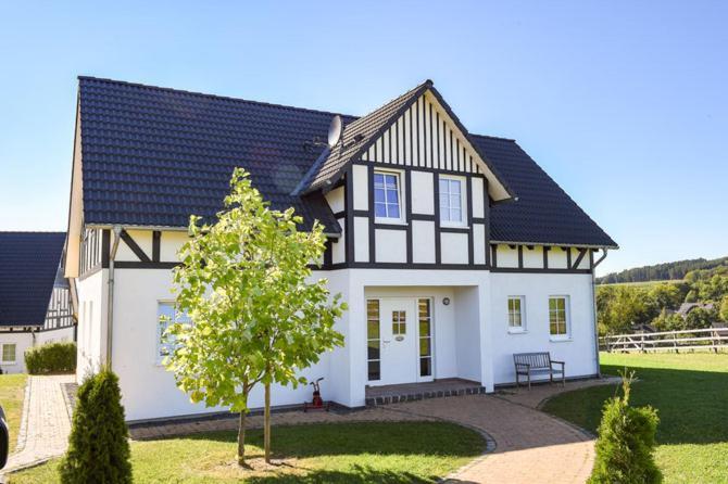 Hof Koehne - Haus An Der Weide Rechts Villa Schmallenberg Exterior photo